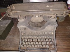 OLIVETTI M40 MACCHINA DA SCRIVERE PER PARTI DI RICAMBI