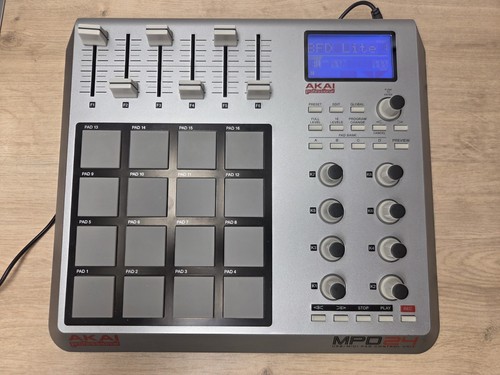 Akai mpd24 pad controller - pad,