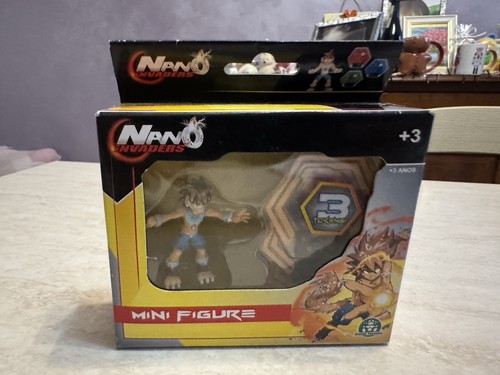 Action figure nano invaders - figure,
