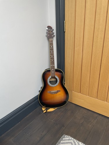 Chitarra elettroacustica