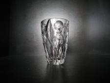 Ancien vase en cristal taillé
