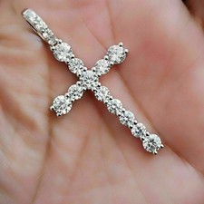 Ciondolo croce diamante tondo