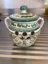 Barattolo in ceramica di Caltagirone con decorazioni artistiche dipinte a mano