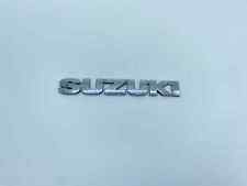 SCRITTA SUZUKI LOGO EMBLEMA SIGA BADGE FREGIO POSTERIORE ORIGINALE