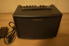 Roland AC-33 Amplificatore per