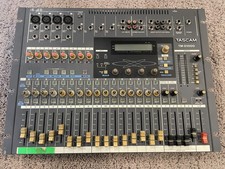 TASCAM TM-D1000 Console di