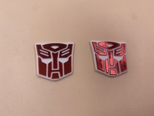 Logo rosso cromato in plastica