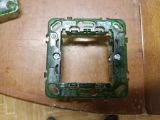 supporto per scatola rotonda 2 posti vimar plana 14602