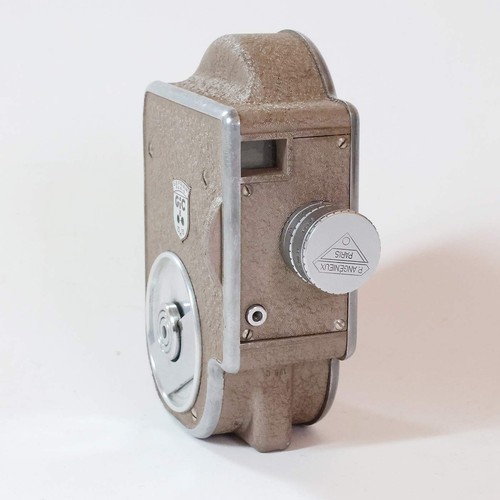 Macchina fotografica - , a