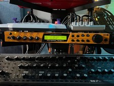 EMU Xtreme Lead-1 con orecchie