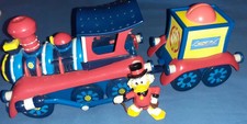 MODELLO TRENO LOCOMOTIVA DEPOSITO DISNEY TRAIN,MODEL ZIO PAPERONE BULLY topolino