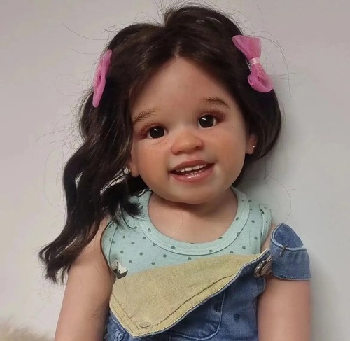 Bambola bambina non - bambola,