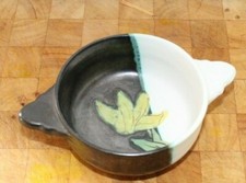 bella ciotola con manico