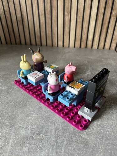 Peppa pig class room play - pig,