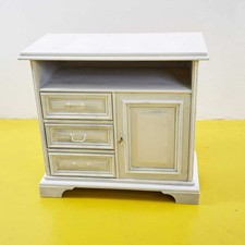 piccola credenza bianca in