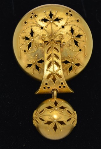 Spilla vittoriana traforata