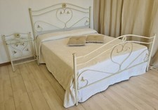 Letto in ferro battuto matrimoniale Cuore avorio decorato oro