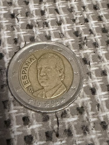 Moneta due euro - moneta, molto