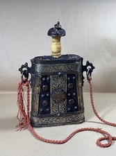 Antica fiaschetta berbera per polvere da sparo