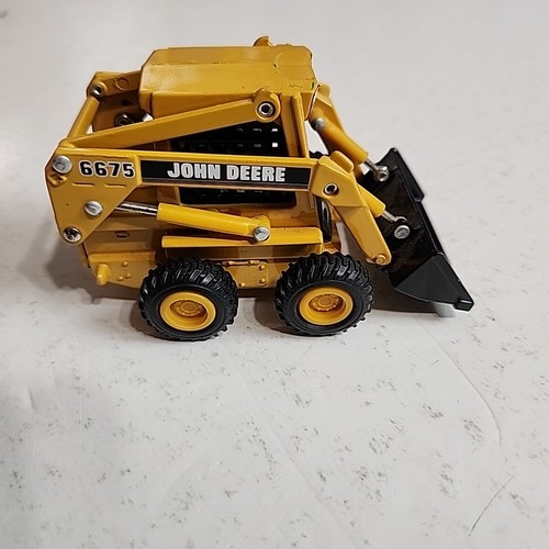 Ertl john deere 6675 - 1/32,