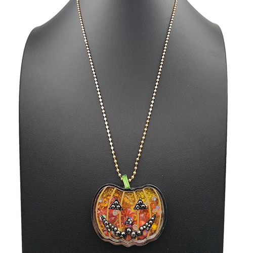 Collana con ciondolo shaker