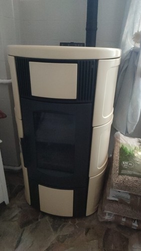 Stufa pellet idro usata - a,