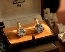 Orecchini Dormeuse Art Deco Dorato Rotondo Incastonato Di CZ Bianco Semplice SA3