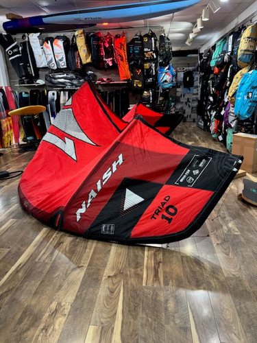 Naish triad 10m - 24/25, red