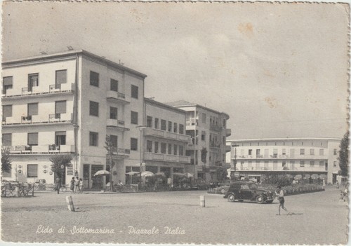 Lido sottomarina piazzale - di,