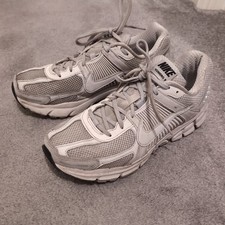 Nike Zoom Vomero 5 Vast Grigio