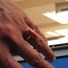 Anello lungo ovale corallo rosso naturale placcato oro vintage corda bordo lunetta set misura 7