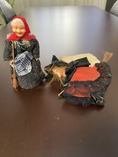 BEFANE CON SCOPA PORTADOLCI ALTEZZA 22 cm E 29X32 cm CIRCA