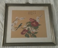 COPPIA QUADRI DIPINTI SU SETA CON CORNICI LEGNO DORATO FIRMATI PROVENIENZA CINA