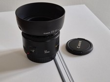 Canon EF 50mm f/1.8 + Lens Hood ES-62