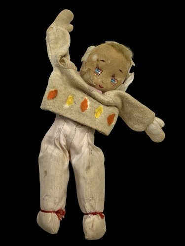 Bambola voodoo raccapricciante