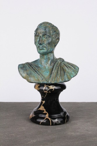 Statua busto romano - di, giulio