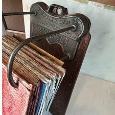 Antica lima da parete in ghisa