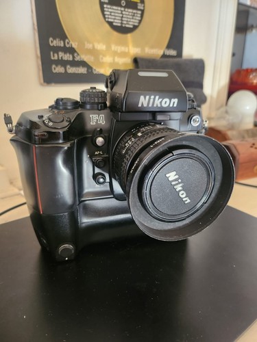 Nikon body con grip - nikon, e