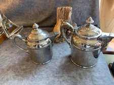 2 teiere o caffettiere piatto