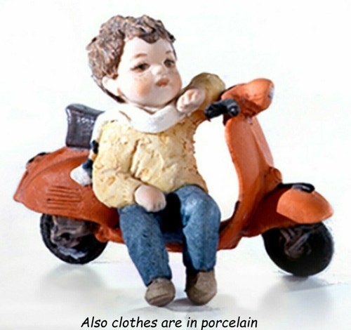Statuina bambino vespa in - statuina,
