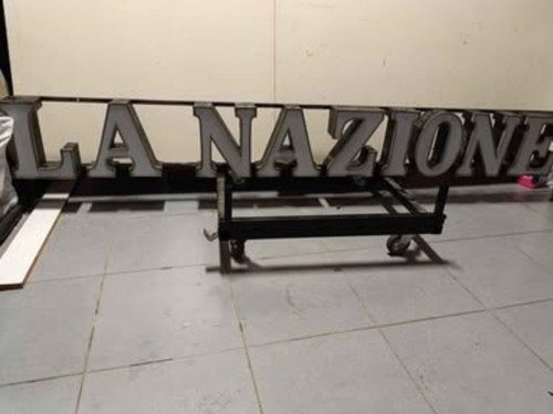 Insegna luminosa la nazione - la,