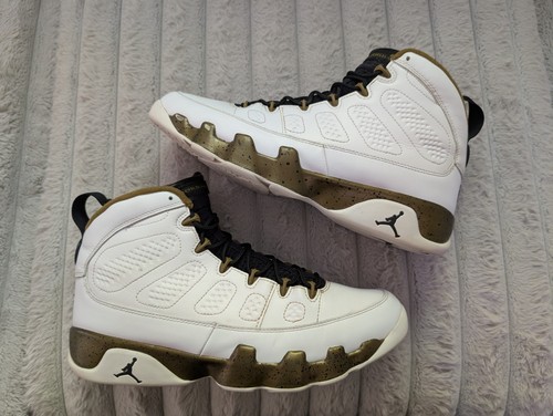 Jordan retro statua - retro,