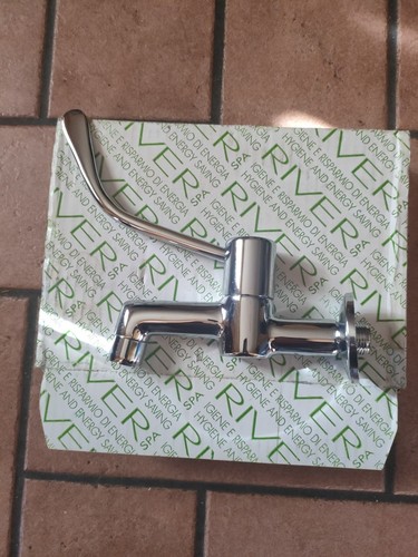 Rubinetto miscelatore parete - miscelatore, a