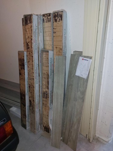 Pavimento listelli legno