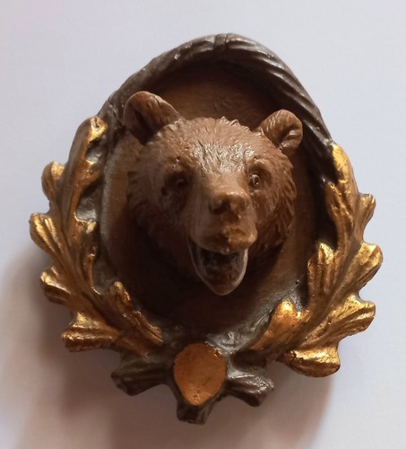 Piccola scultura con - , di