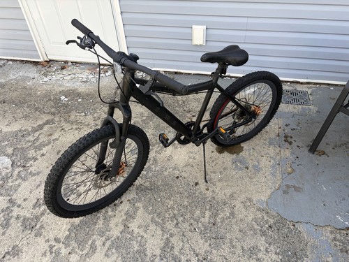 Black mountain bike - mountain, 24in