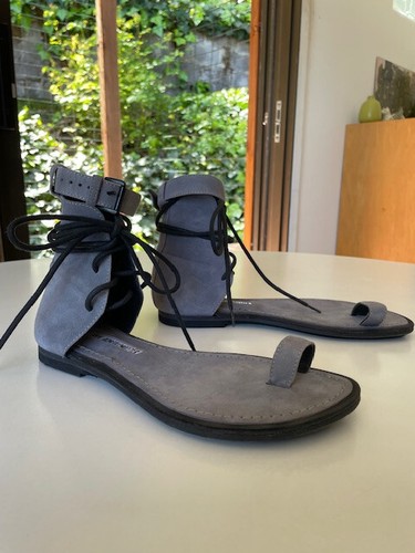 Scarpe sandali alla caviglia