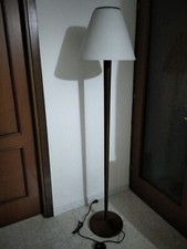 Lampada da terra della PENTA con struttura in legno di noce , cupola in vetro 