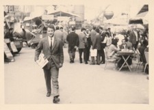 B3 - Foto Photo Fotografia Anni 60 -  Animato Fiera Mercato Uomo