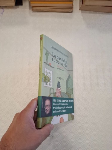 Bambina tutta verde - bambina,